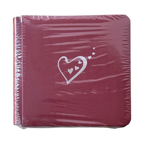 RED HEART Creative Memories 7x7 Album & White Pages NEW Valentine Silver Hearts - Picture 1 of 2